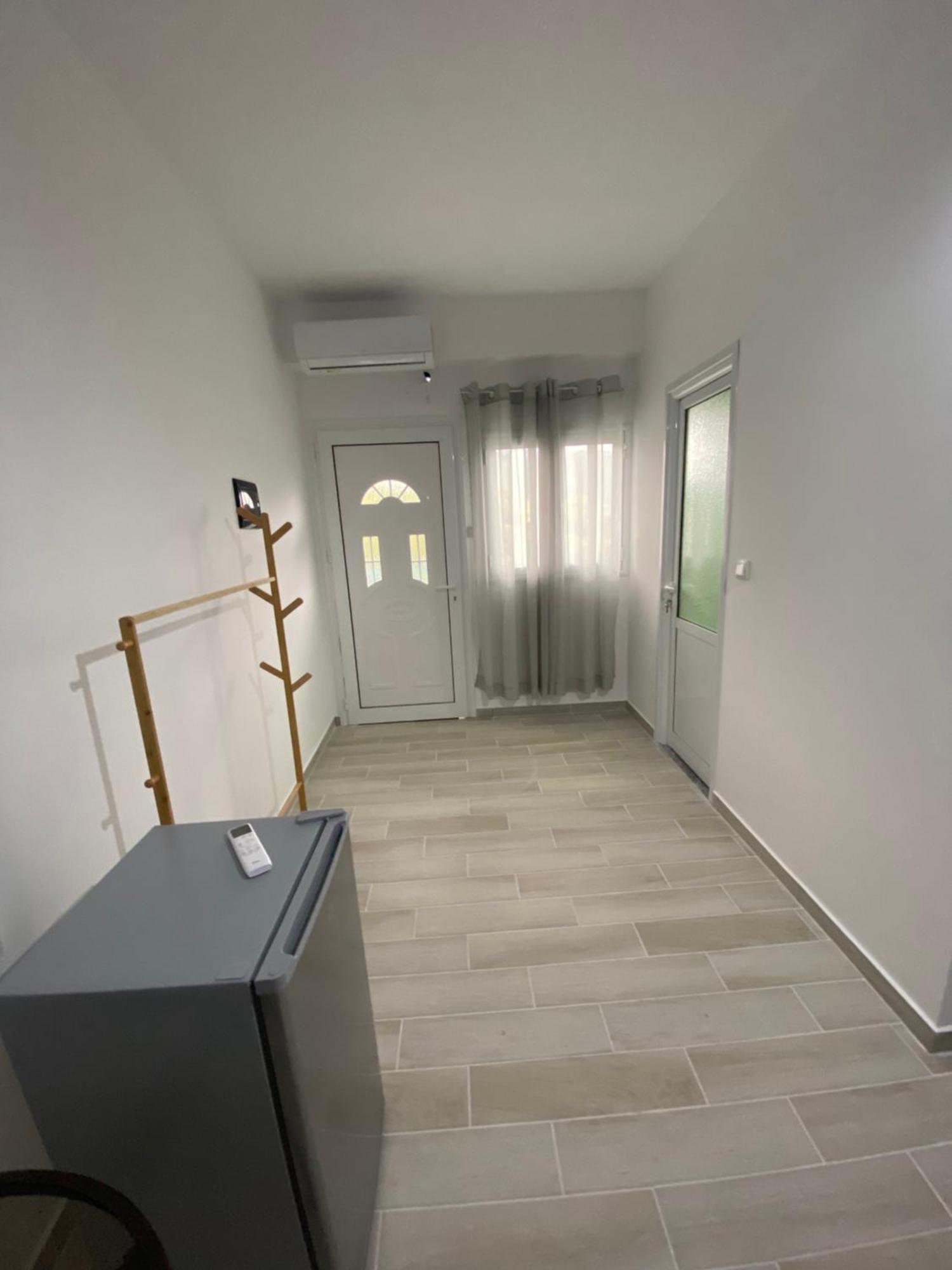 Eleni'S Holiday Rooms Himarë Dış mekan fotoğraf