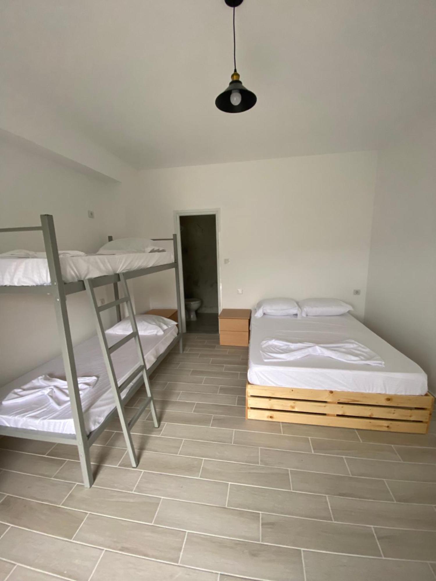 Eleni'S Holiday Rooms Himarë Dış mekan fotoğraf