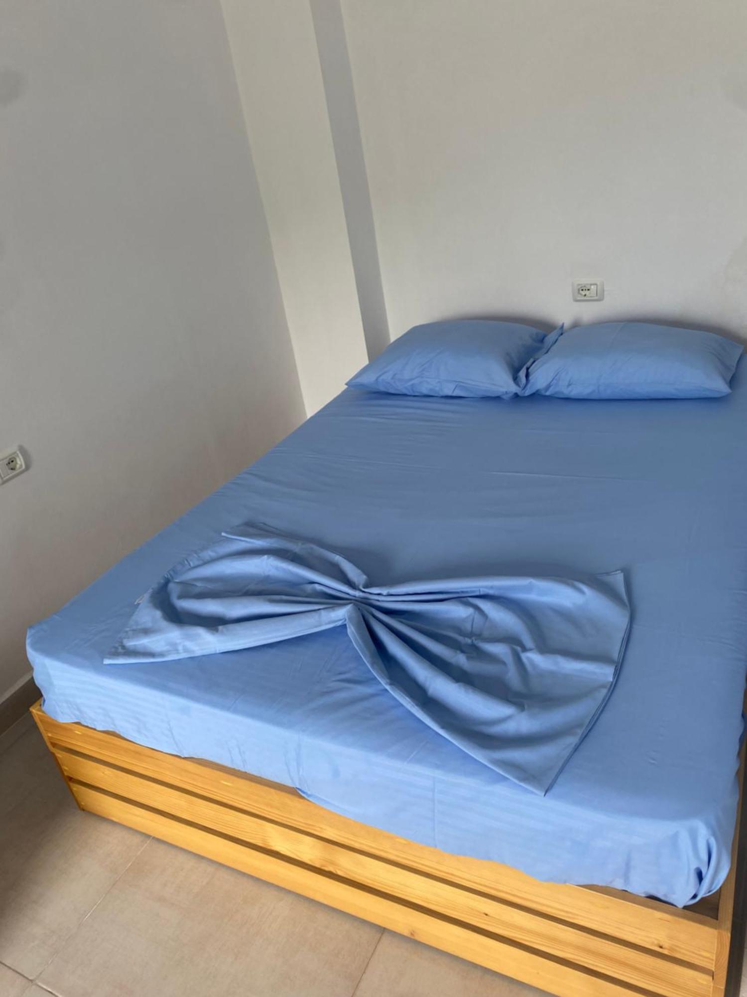 Eleni'S Holiday Rooms Himarë Dış mekan fotoğraf