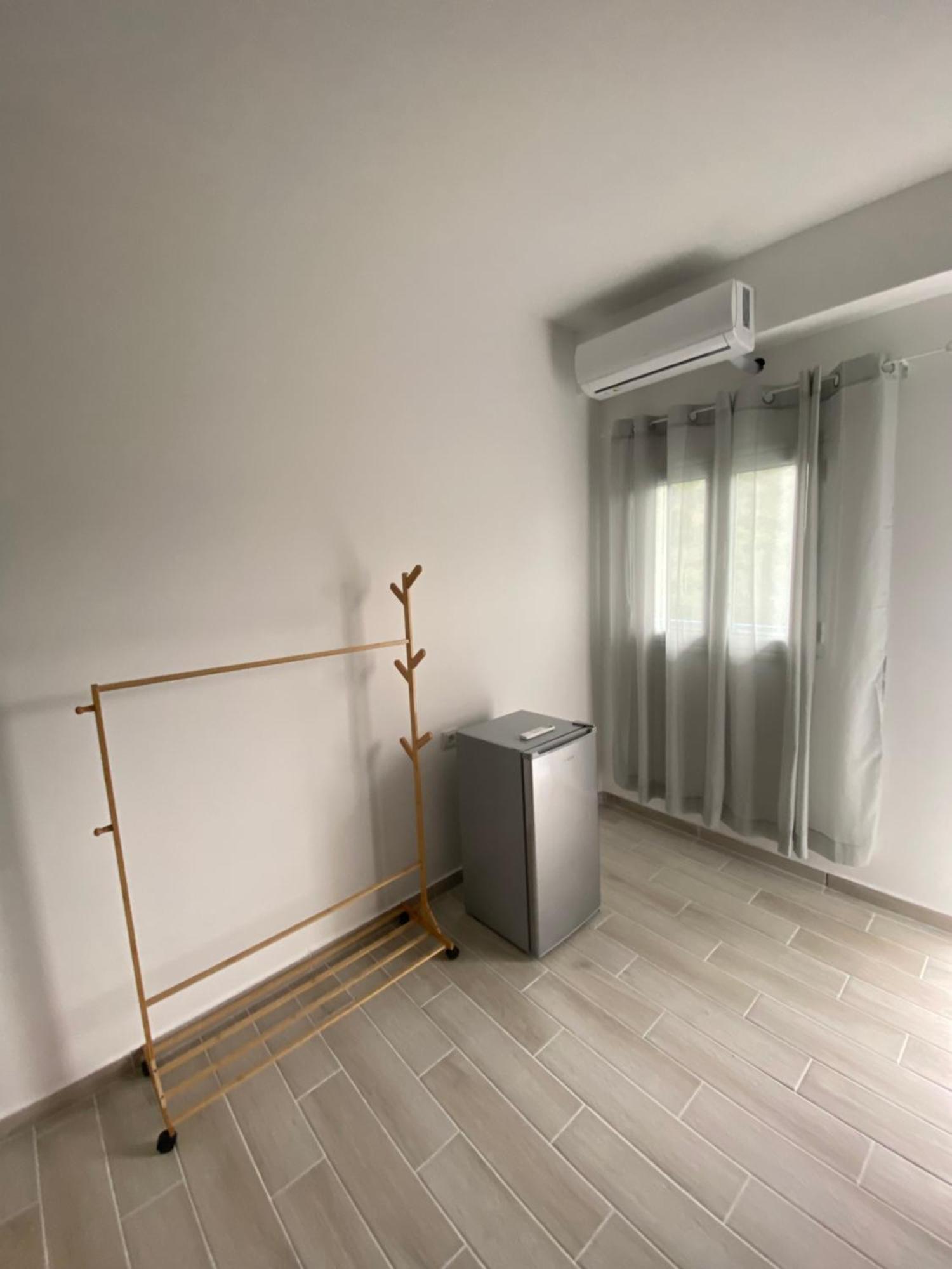 Eleni'S Holiday Rooms Himarë Dış mekan fotoğraf